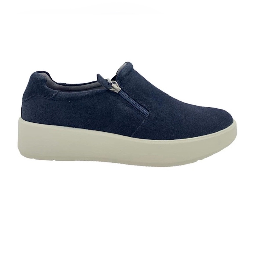 Collection by Clarks Layton Step navy slip-ons sneakers size 7.5  NEW - Picture 3 of 7